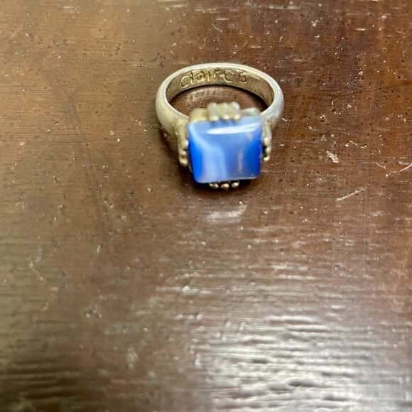 VTG Claire's Stilver Tone Art Deco Style Ring with Blue Stone Sz 7.5 - Picture 2 of 9